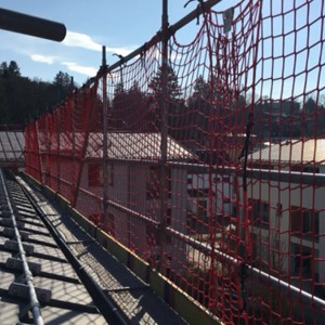 Gerüstbau München - An der Hintermühle in Starnberg - Raumgerüst, Dachfanggerüst, Arbeitsgerüst, Leiterturm, Baulift, Schutznetz für Dachdecker, Zimmerer, Spengler